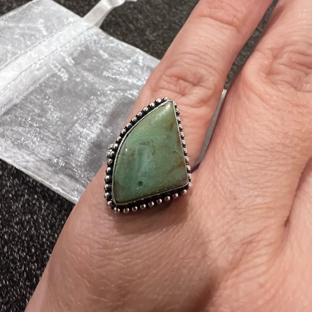 NWOT! beautiful ring sz 5